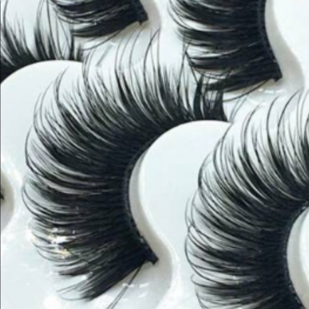 False Strip Eyelashes - Picture 2 of 2